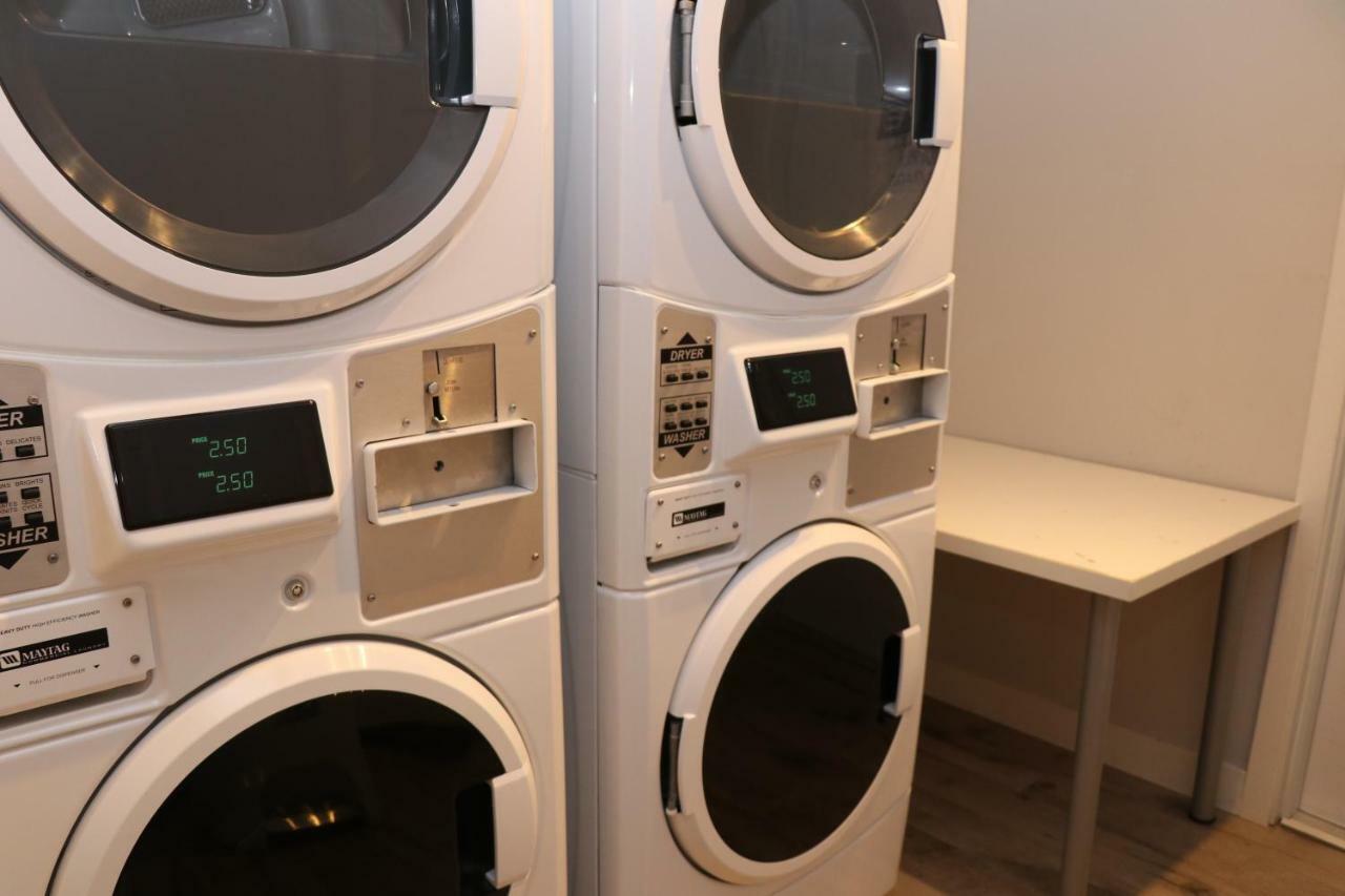 A Stylish Stay W/ A Queen Bed, Heated Floors.. #26 Brookline Exterior photo