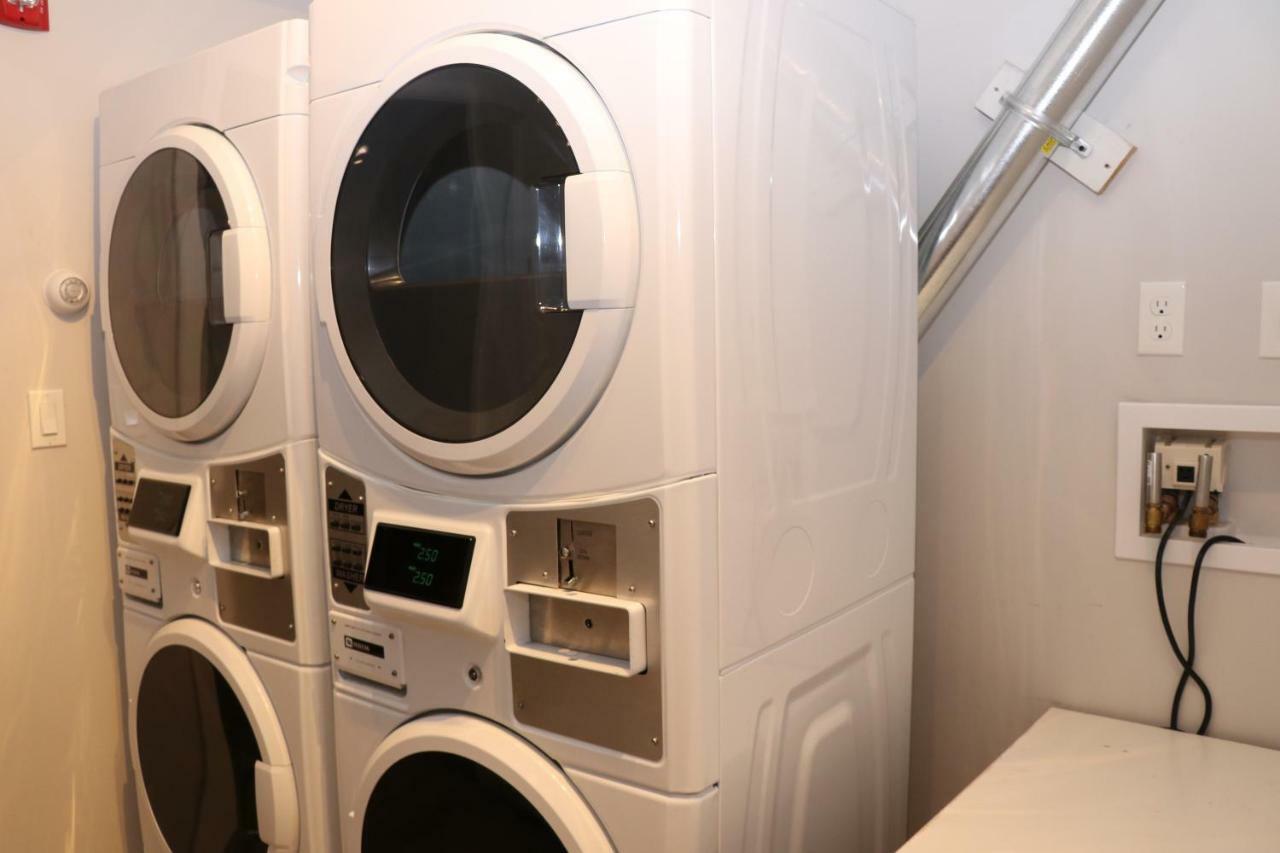 A Stylish Stay W/ A Queen Bed, Heated Floors.. #26 Brookline Exterior photo